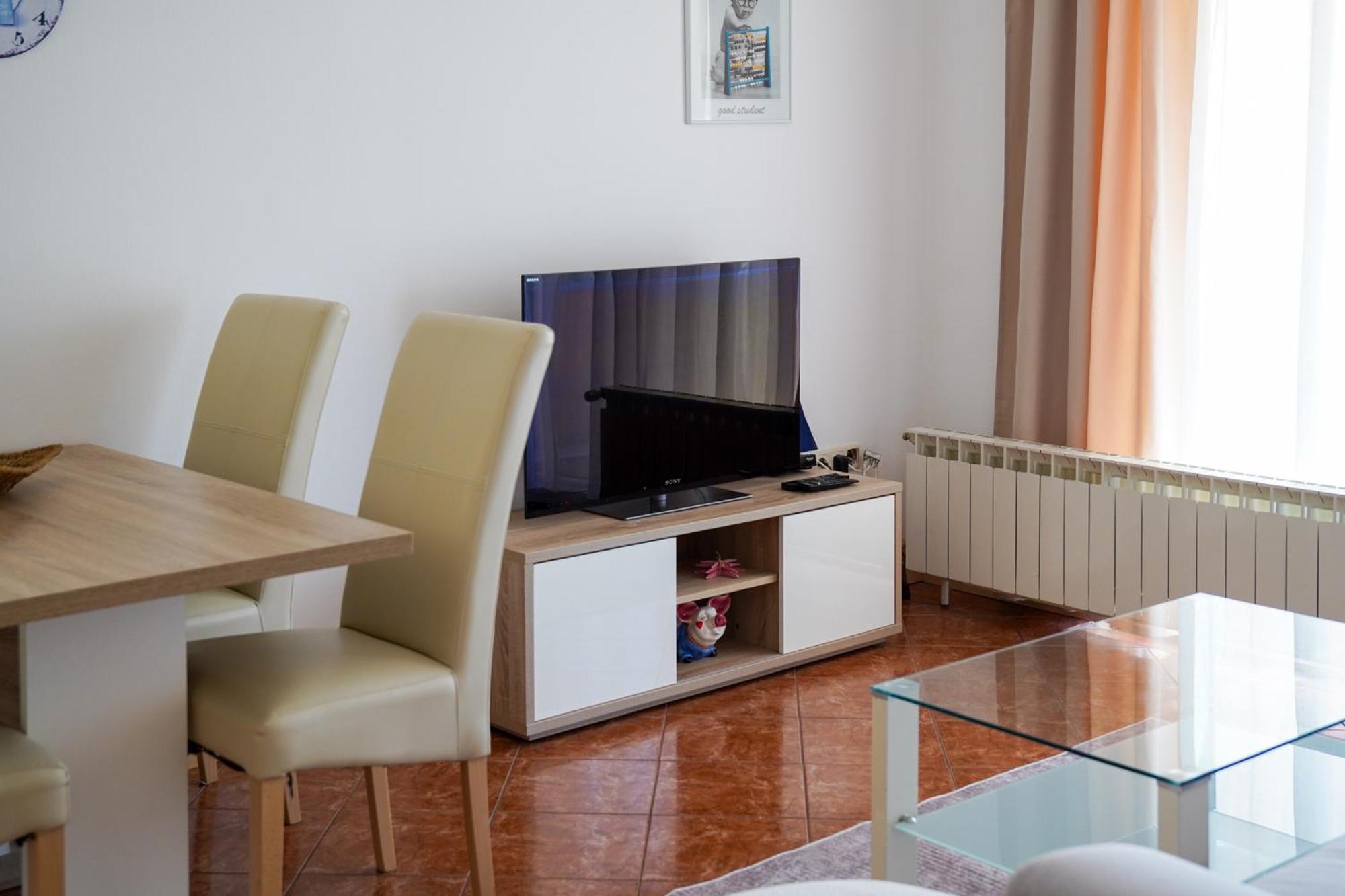 Apartman Lana Apartment Omisalj Bagian luar foto