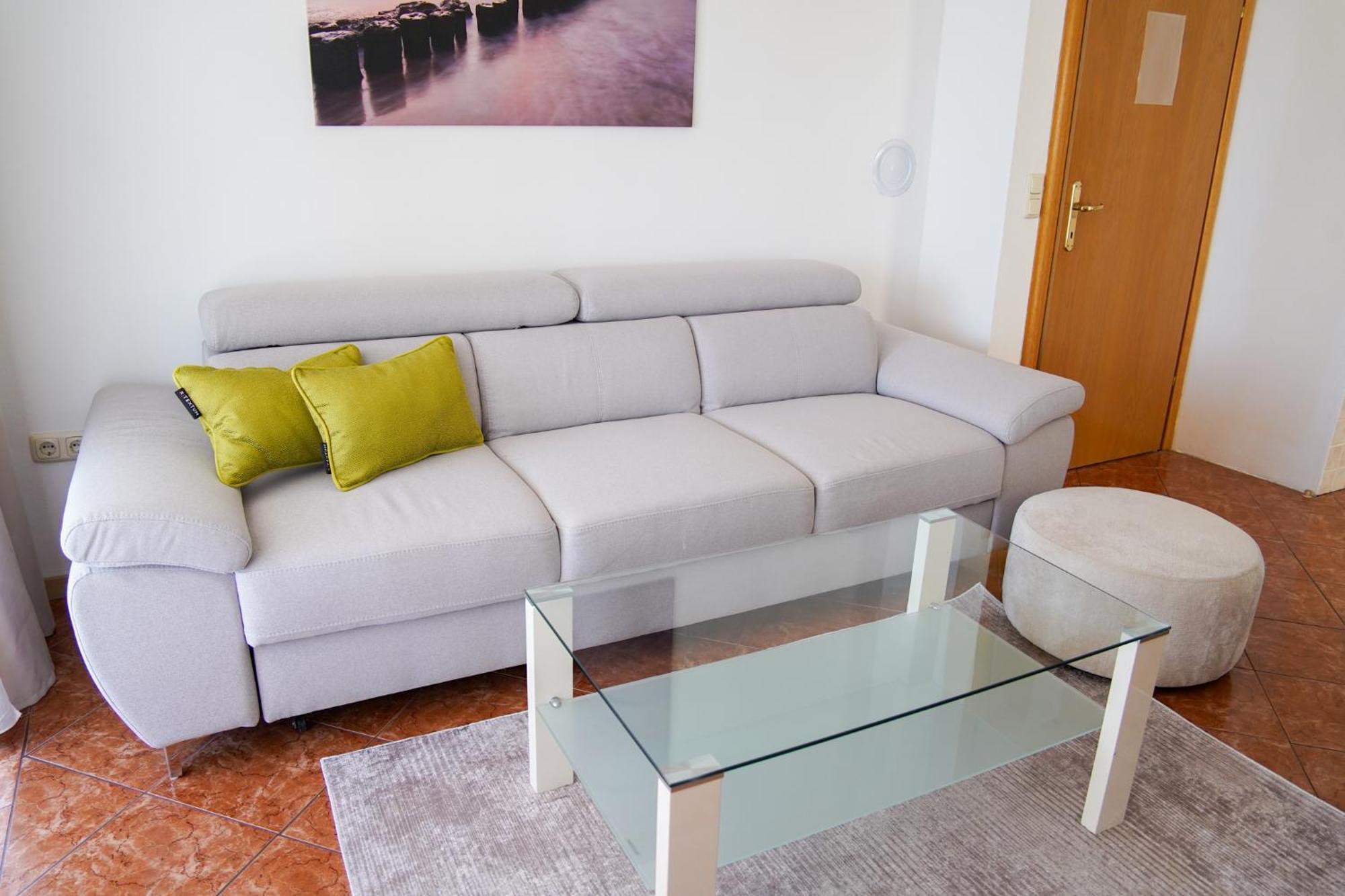 Apartman Lana Apartment Omisalj Bagian luar foto