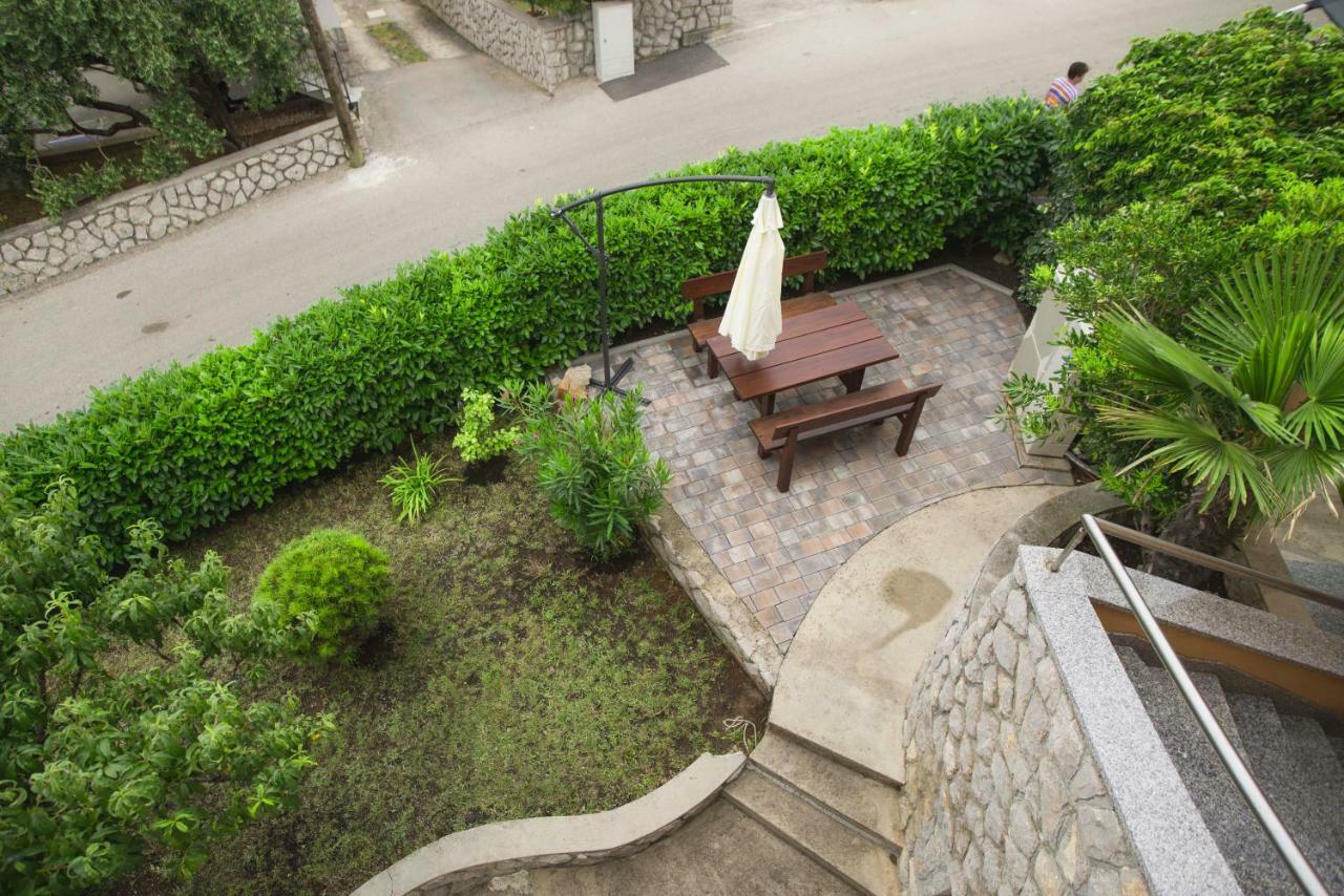 Apartman Lana Omisalj Bagian luar foto